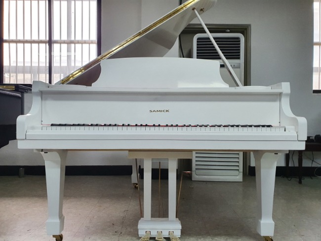 [중고]삼익(SAMICK) 그랜드 피아노 SC-172(화이트)